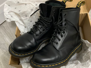 incaltaminte dr Martens marimea 38