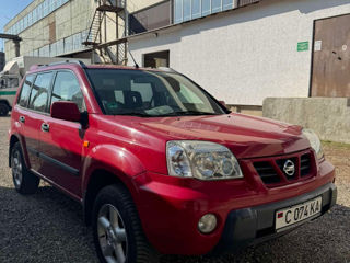 Nissan X-Trail foto 2