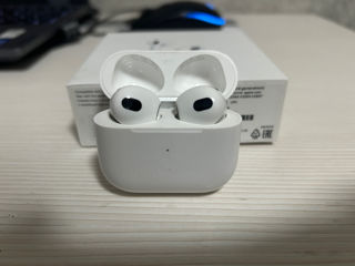 Vând AirPods