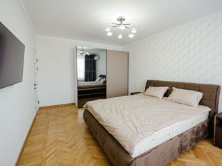 Apartament cu 4 camere, 116 m², Centru, Chișinău foto 2