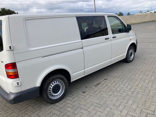 Volkswagen Caravelle foto 7