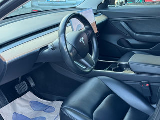 Tesla Model 3 foto 9