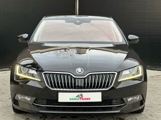 Skoda Superb foto 2