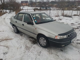 Daewoo Nexia foto 2