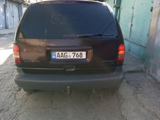 Dodge Caravan foto 4