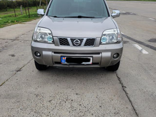 Nissan X-Trail foto 1