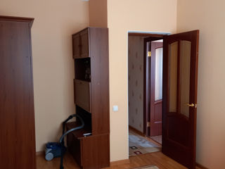 Apartament cu 2 camere, 50 m², Botanica, Chișinău foto 2