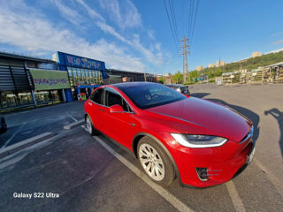 Tesla Model X foto 2