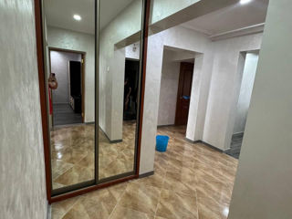 Apartament cu 4 camere, 100 m², Botanica, Chișinău foto 6