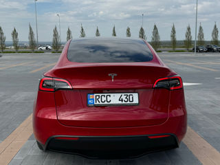 Tesla Model Y foto 3