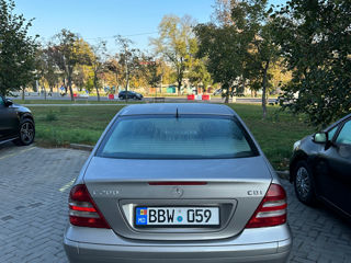 Mercedes C-Class foto 3