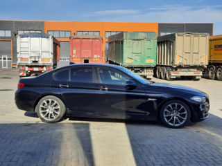 BMW 5 Series foto 4