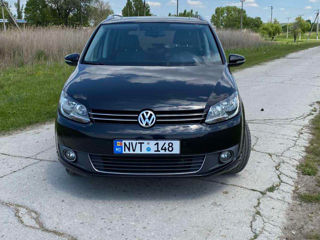 Volkswagen Touran foto 1