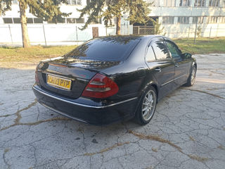 Mercedes E-Class foto 3