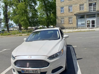 Ford Fusion foto 2