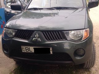 Mitsubishi L Series foto 2