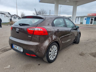 KIA Rio foto 8