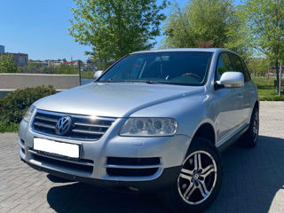 Volkswagen Touareg foto 1