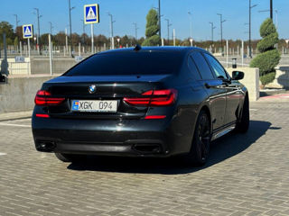 BMW 7 Series foto 3