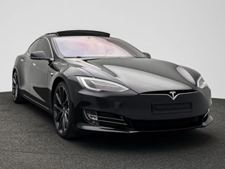 Tesla Model S foto 1