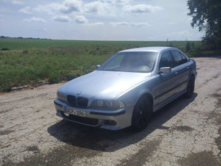 BMW 5 Series foto 2