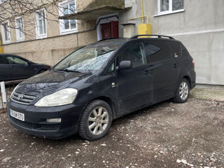 Toyota Avensis Verso foto 3