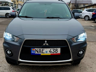 Mitsubishi Outlander foto 2