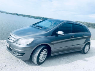 Mercedes B-Class foto 2