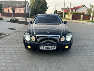 Mercedes E-Class foto 2