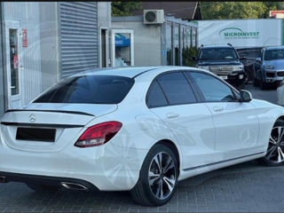 Mercedes C-Class foto 1