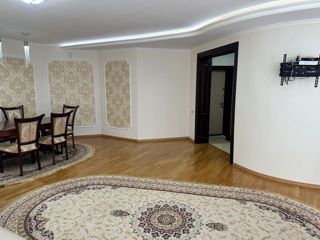 Apartament cu 3 camere, 115 m², Telecentru, Chișinău foto 3