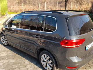 Volkswagen Touran foto 2