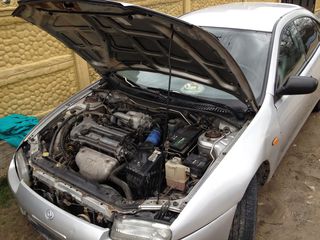 Mazda 323 foto 3