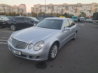 Mercedes E-Class foto 2