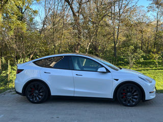 Tesla Model Y foto 4