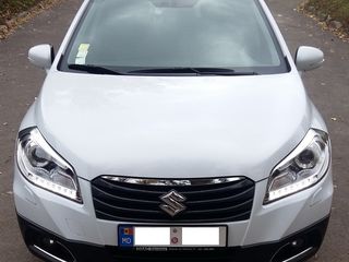 Suzuki S-Cross foto 2