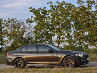 BMW 5 Series foto 6