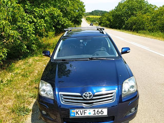 Toyota Avensis foto 9