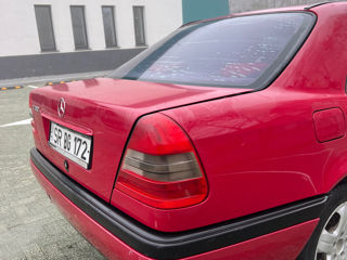 Mercedes C-Class foto 7