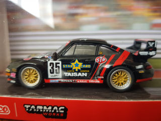 Tarmac Works & Schuco Porsche 911 (993) GT2 JGTC Taisan Starcard foto 5