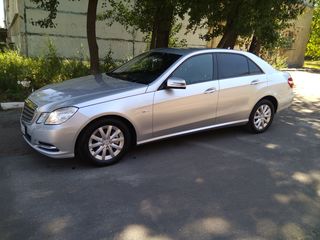 Mercedes E Class foto 2