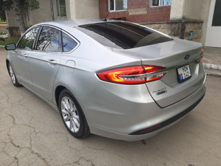 Ford Fusion foto 4