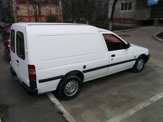 Ford Escort foto 1