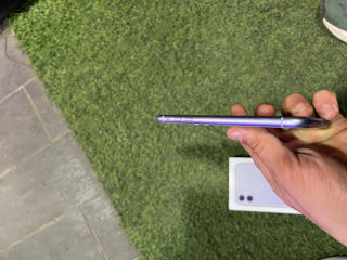 iPhone 11 purple foto 2