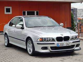 BMW 5 Series foto 3