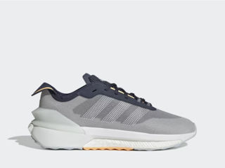 adidas avryn