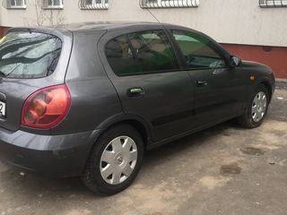 Nissan Almera foto 2