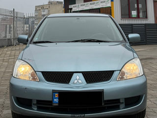 Mitsubishi Lancer foto 3