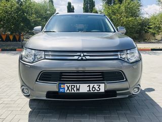 Mitsubishi Outlander foto 3