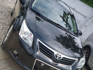 Toyota Avensis foto 1